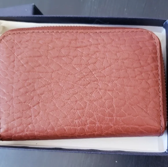 Authentic Burberry Unisex Leather Zippered Coin Pouch / Wallet - Picture 2 of 8